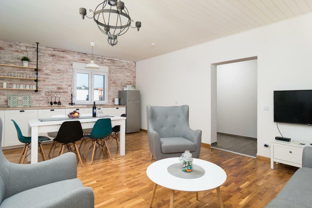 Apartman Regius White Traù Esterno foto