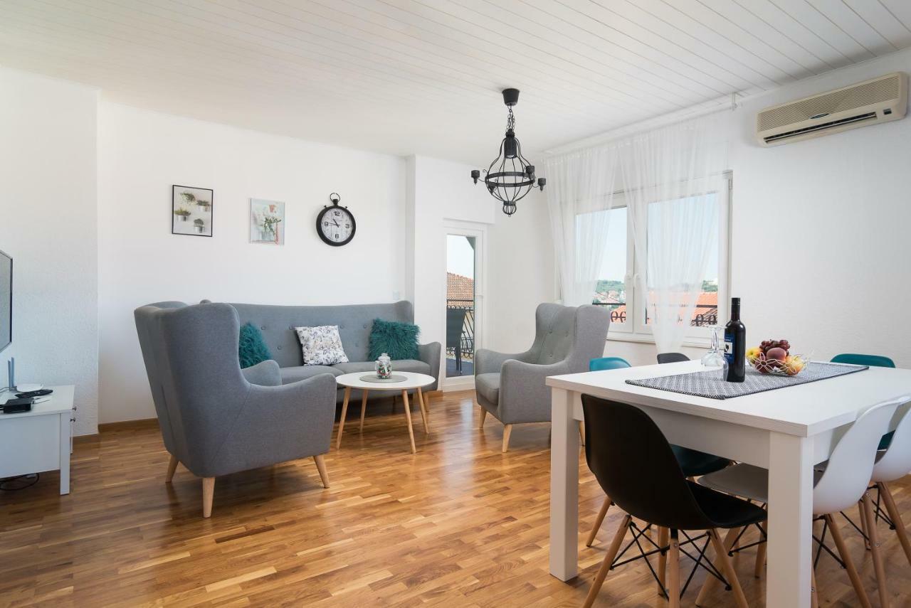 Apartman Regius White Traù Esterno foto