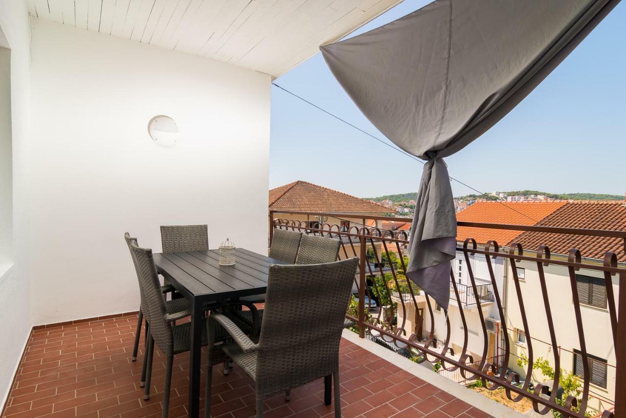 Apartman Regius White Traù Esterno foto